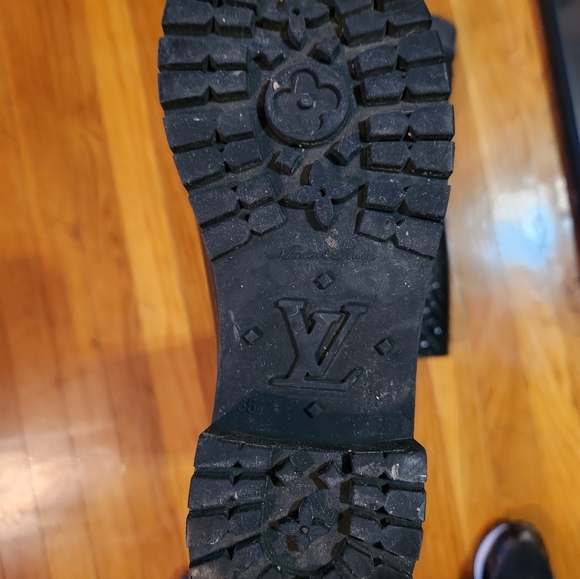 Louis Vuitton Rubber Embossed Monogram Splash Rain Boots - Picture 2 of 3